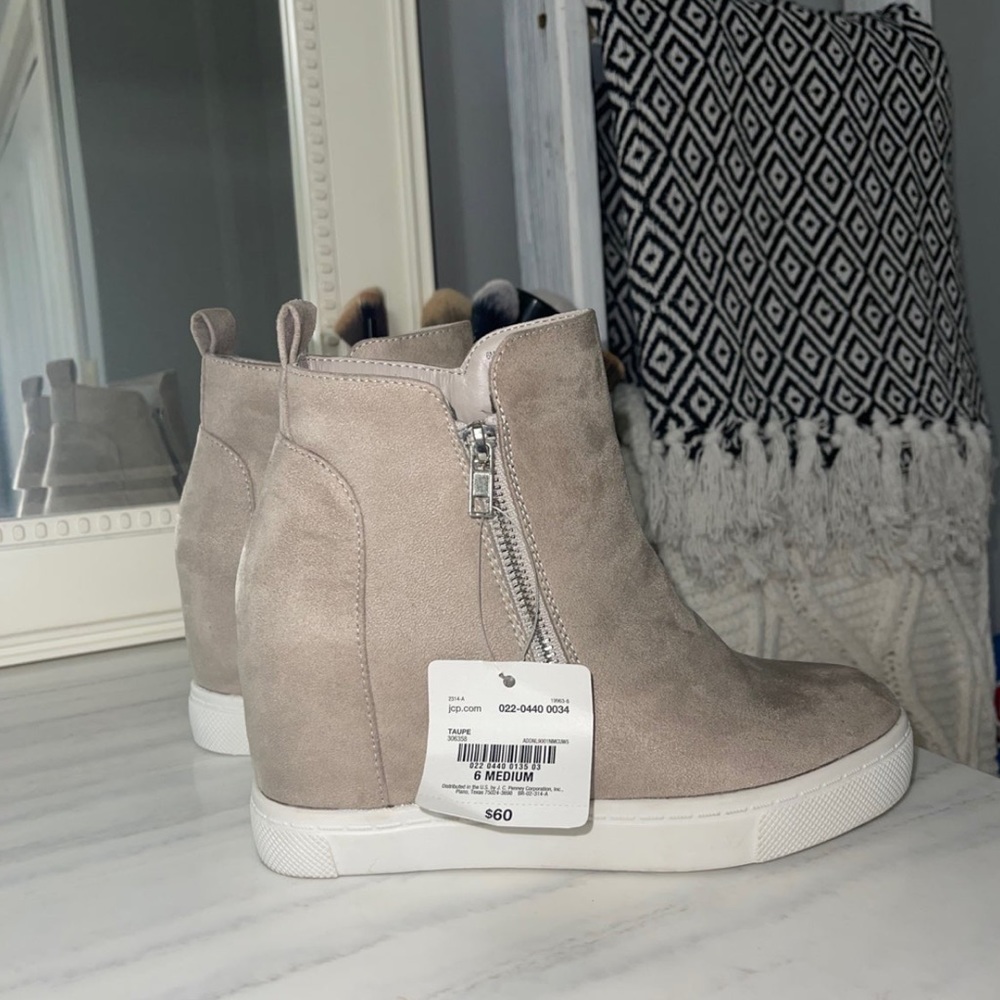 Sneaker heels